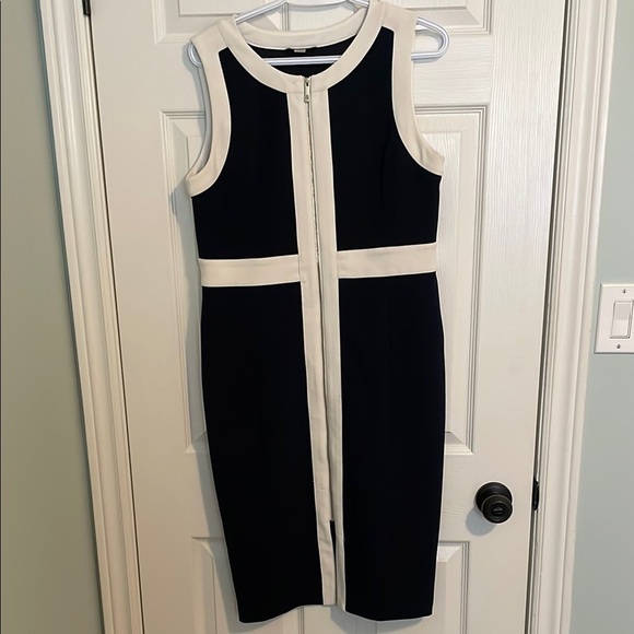 Tommy Hilfiger Dresses & Skirts - EUC Tommy Hilfiger Zip Front Scuba Dress. Size 12.